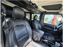 Vehicle Thumb #32