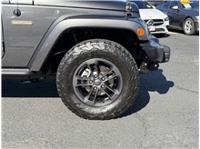 Vehicle Thumb #9