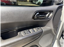 Vehicle Thumb #16