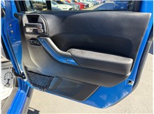 Vehicle Thumb #32