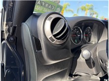 Vehicle Thumb #27