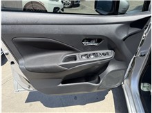 Vehicle Thumb #16