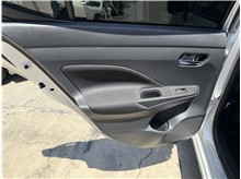 Vehicle Thumb #21