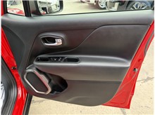 Vehicle Thumb #32