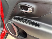 Vehicle Thumb #33