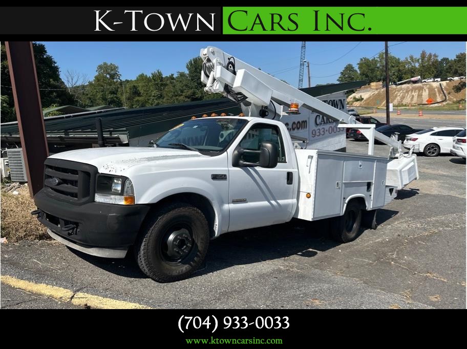 2004 Ford F-350 SD Chassis Cab XLT