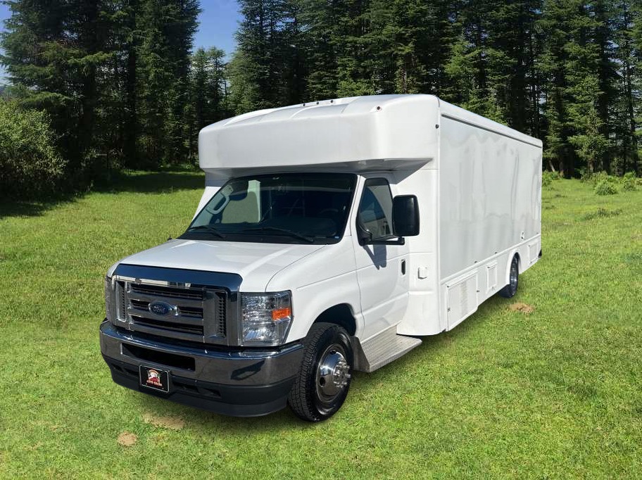2021 Ford E450 Super Duty Cutaway from Paradise Auto Sales - Grants Pass