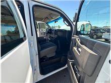 Vehicle Thumb #15