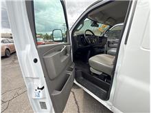 Vehicle Thumb #9