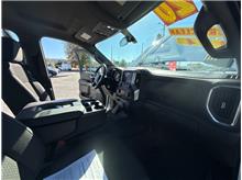 Vehicle Thumb #15