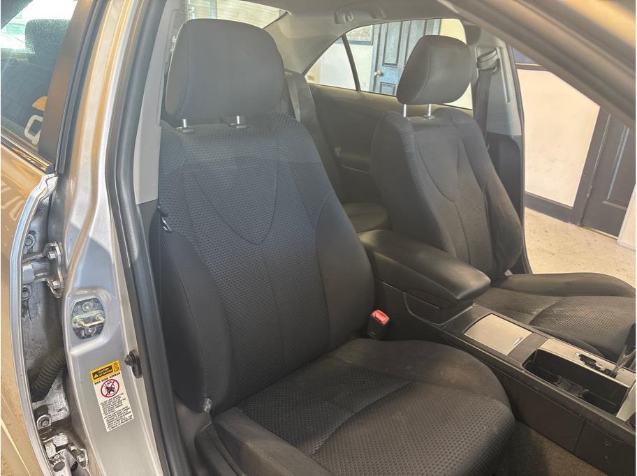 2010 Toyota Camry SE - Photo 6