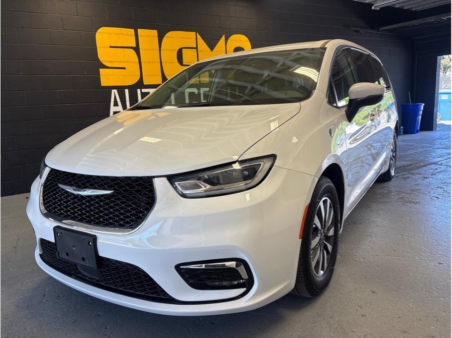 2023 Chrysler Pacifica Hybrid