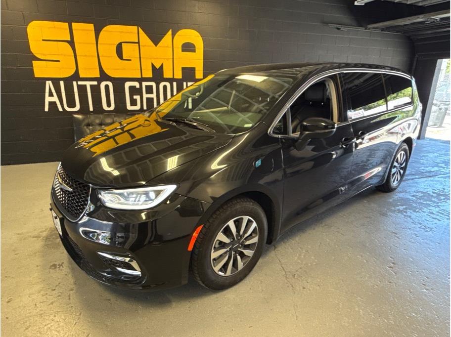 2023 Chrysler Pacifica Hybrid from Sigma Auto Group