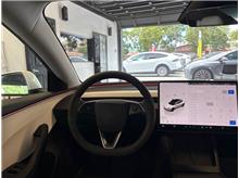 Vehicle Thumb #17