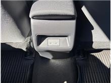 Vehicle Thumb #26