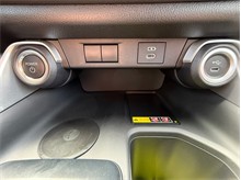 Vehicle Thumb #26