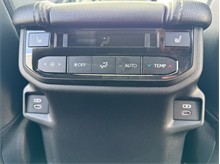 Vehicle Thumb #27