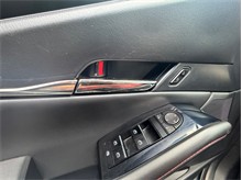 Vehicle Thumb #17