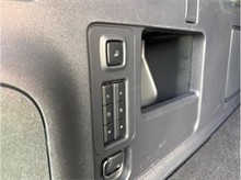 Vehicle Thumb #24