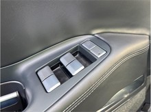 Vehicle Thumb #25