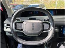Vehicle Thumb #26