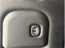 Vehicle Thumb #25