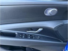 Vehicle Thumb #19