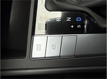 Vehicle Thumb #26