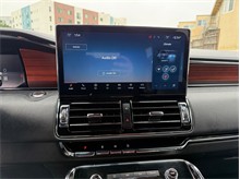 Vehicle Thumb #20