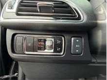 Vehicle Thumb #24