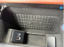 Vehicle Thumb #27
