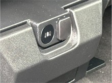 Vehicle Thumb #22