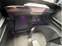 Vehicle Thumb #29