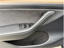 Vehicle Thumb #16