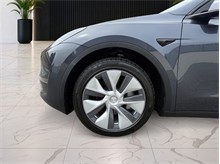 Vehicle Thumb #9