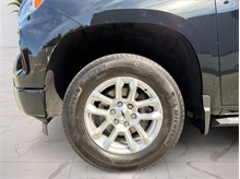 Vehicle Thumb #9