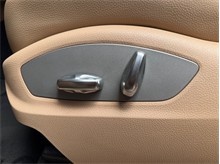 Vehicle Thumb #28