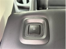 Vehicle Thumb #28