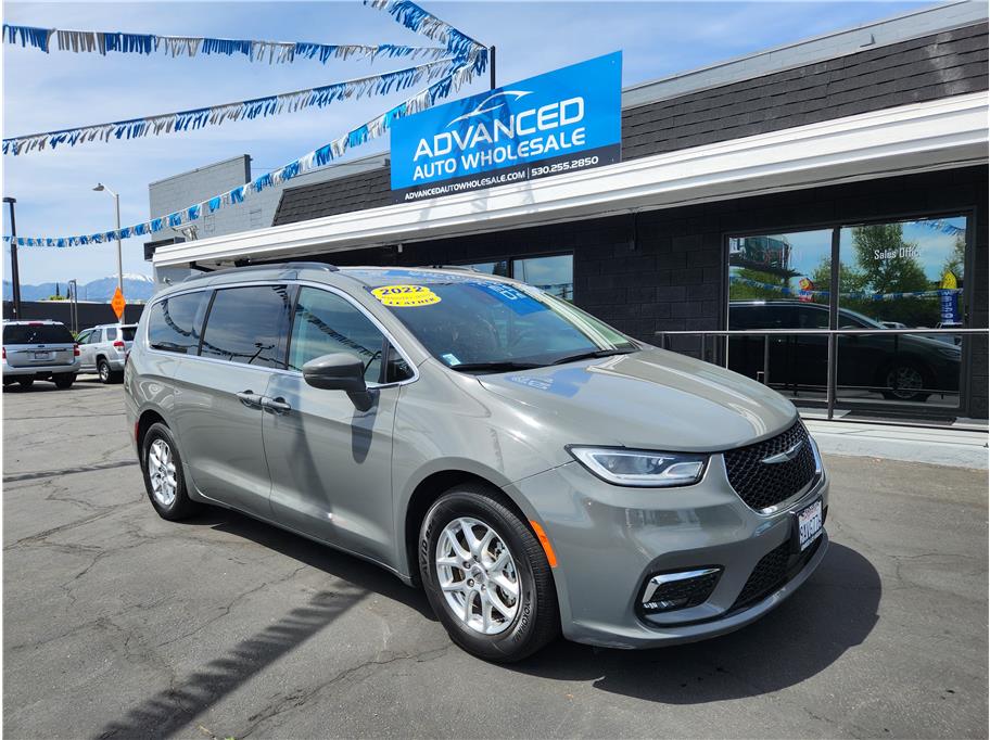 2022 Chrysler Pacifica from Advanced Auto Wholesale