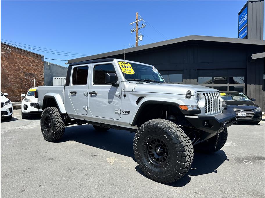 2023 Jeep Gladiator