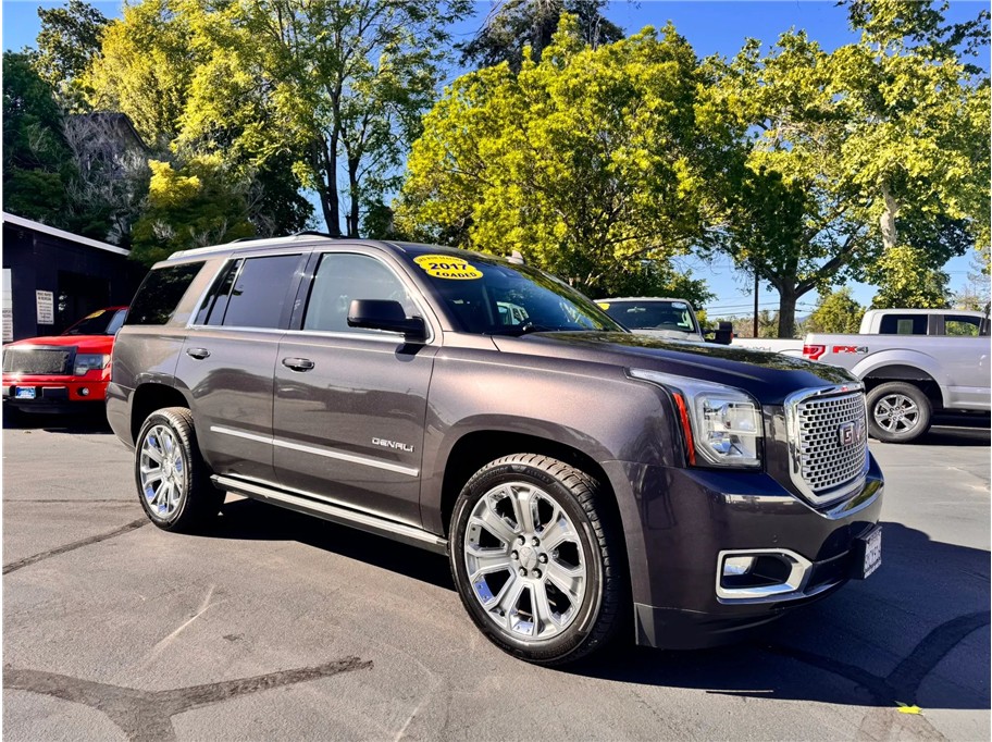 2017 GMC Yukon 4WD Denali's photo
