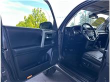 Vehicle Thumb #9