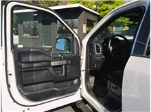 Vehicle Thumb #9