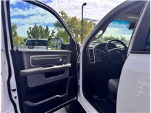 Vehicle Thumb #9