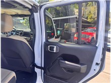 Vehicle Thumb #15