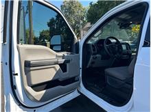 Vehicle Thumb #9