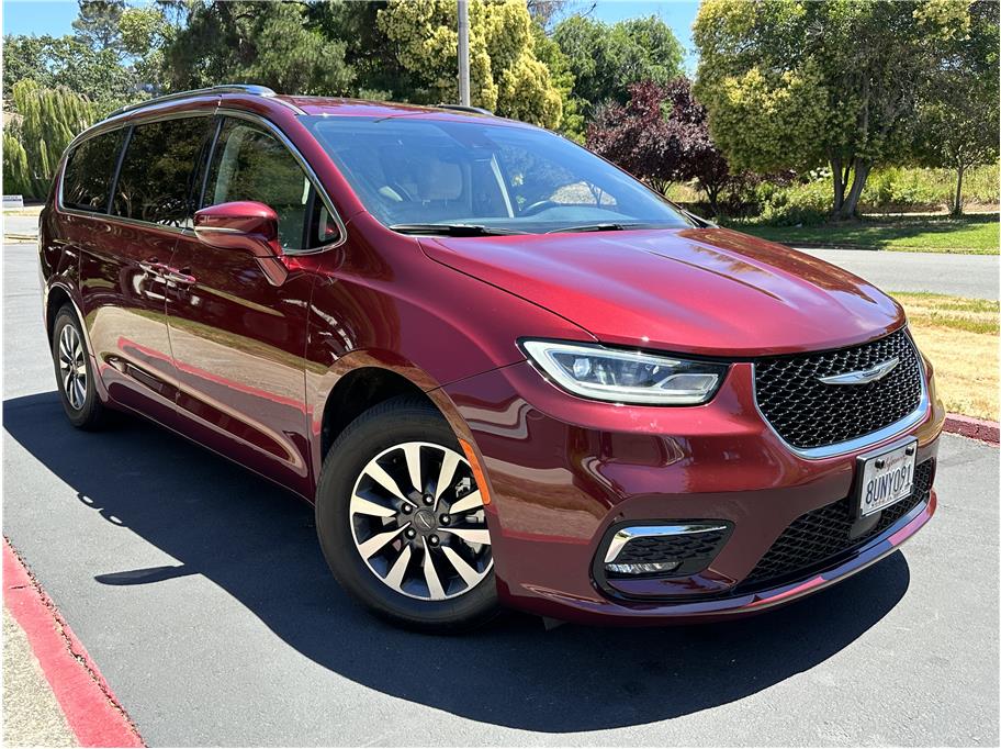 2021 Chrysler Pacifica from Bay Motors