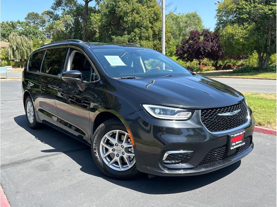 2022 Chrysler Pacifica from Bay Motors