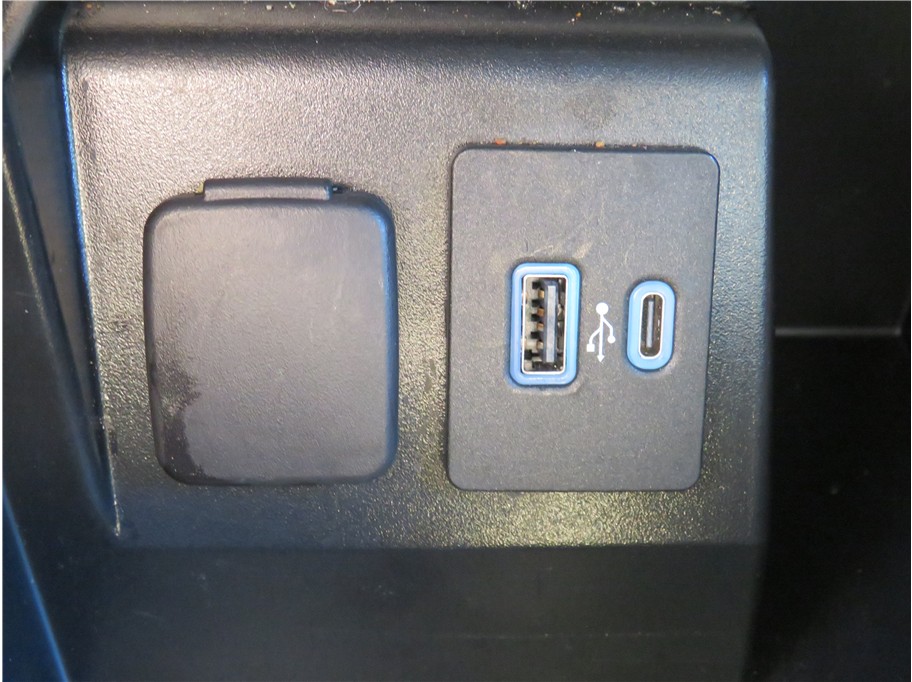 2022 Ford Explorer Base - Photo 33