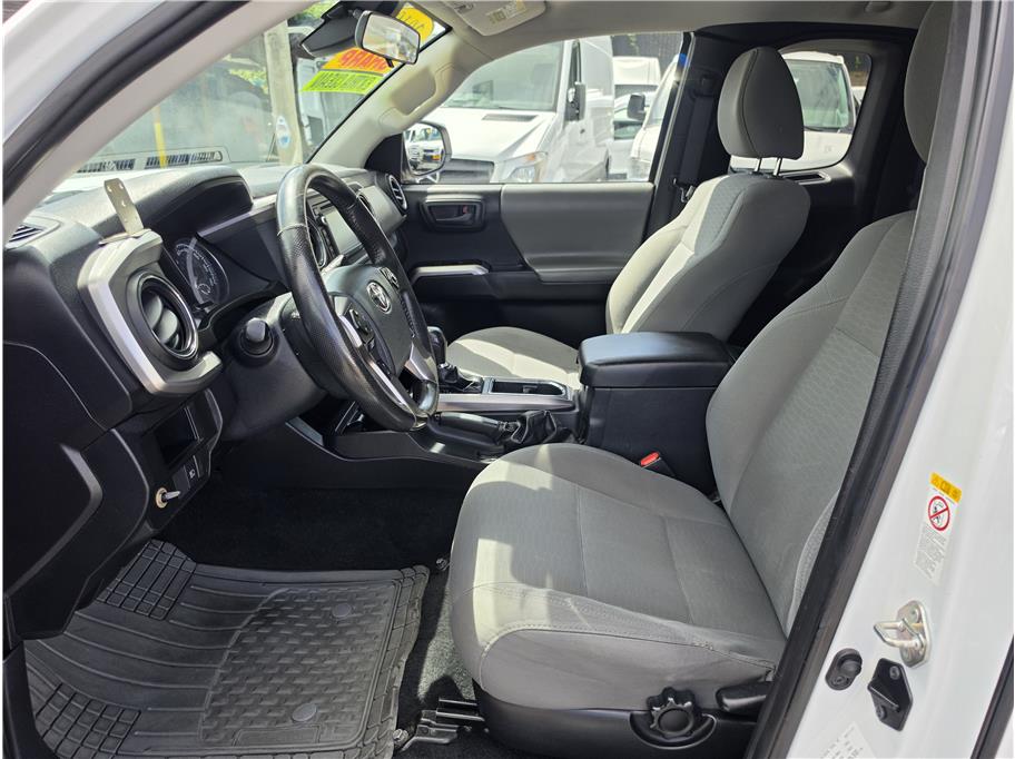 2019 Toyota Tacoma SR5 - Photo 14